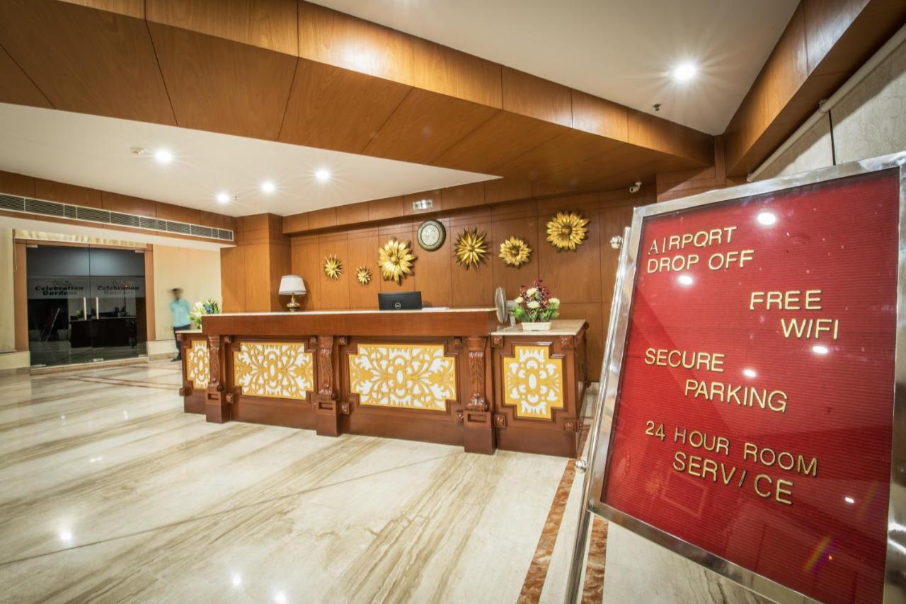 Hotel Celebration Gardens New Delhi Exterior foto