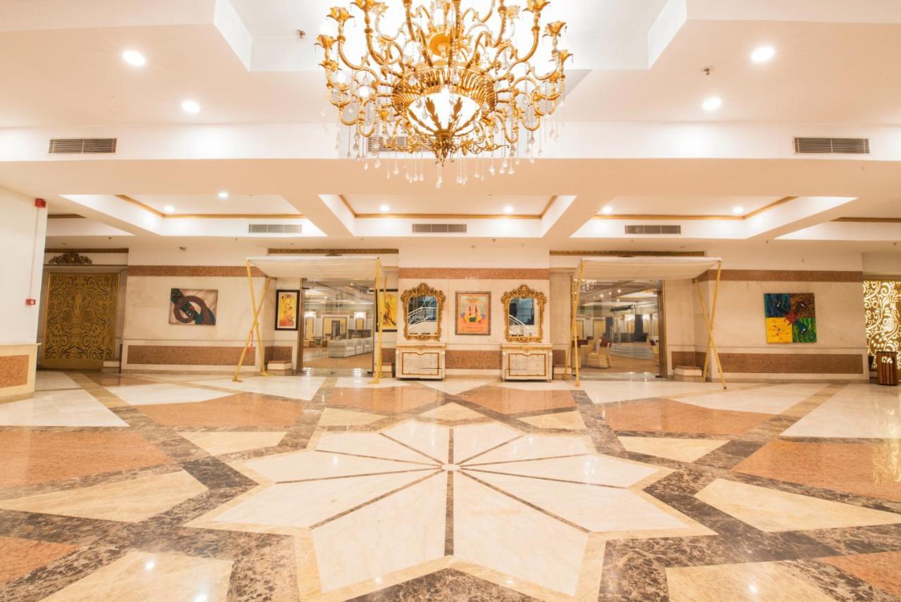 Hotel Celebration Gardens New Delhi Exterior foto